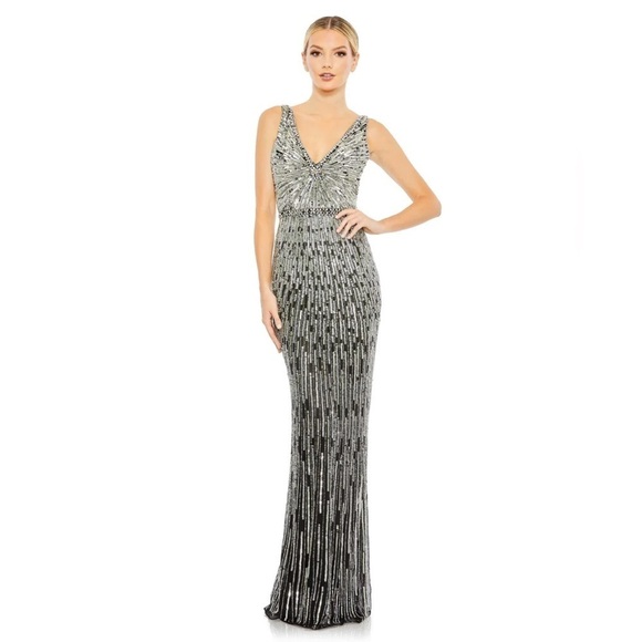 Mac Duggal Size 5483 NWT SEQUIN EMBELLISHED ELEGANT SLEEVELESS EVENING GOWN - Picture 2 of 10